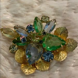Exquisite antique vintage Brooch #A403